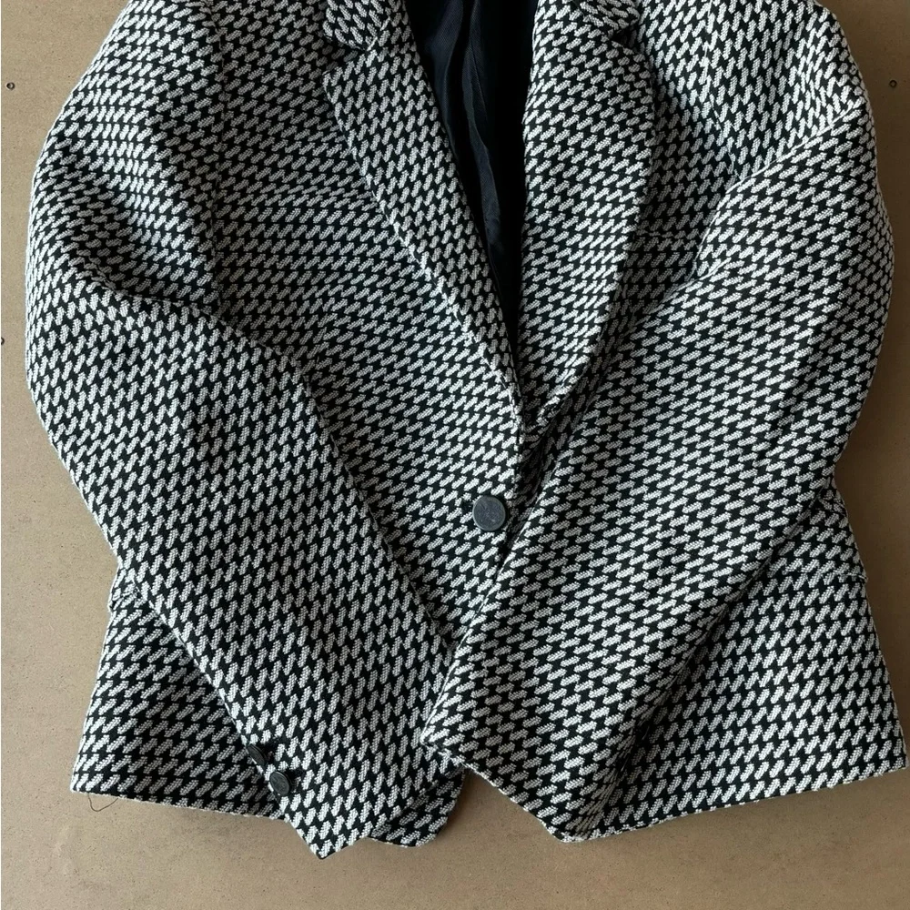 Zara Basic Black and White Houndstooth Blazer - Picture 1 of 4